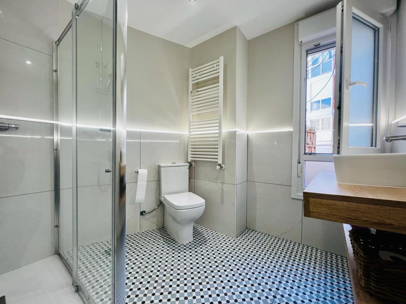 Piso Reformado,centrico,tranquilo Y Con Wifi Vut 09-398 Apartamento