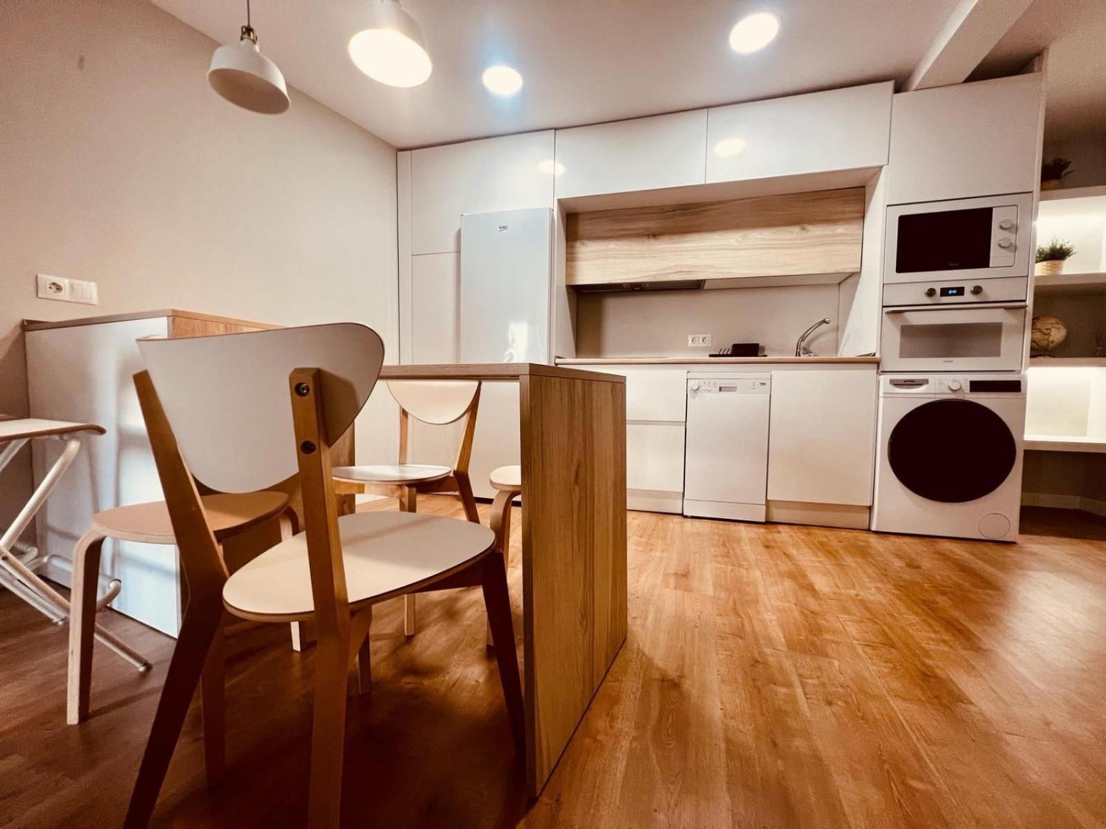 Piso Reformado,centrico,tranquilo Y Con Wifi Vut 09-398 Apartamento Burgo